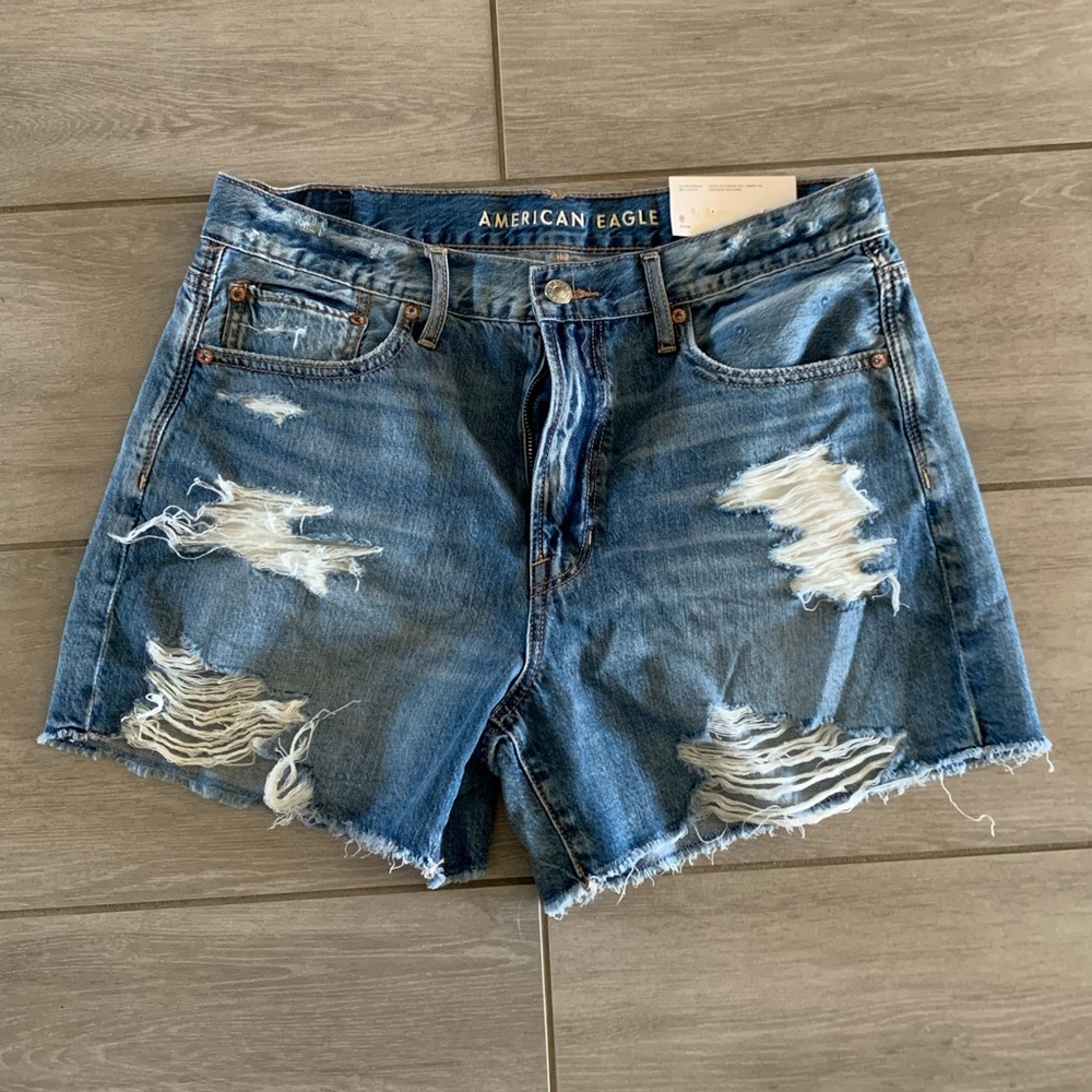 American eagle 90s boyfriend mid length shorts